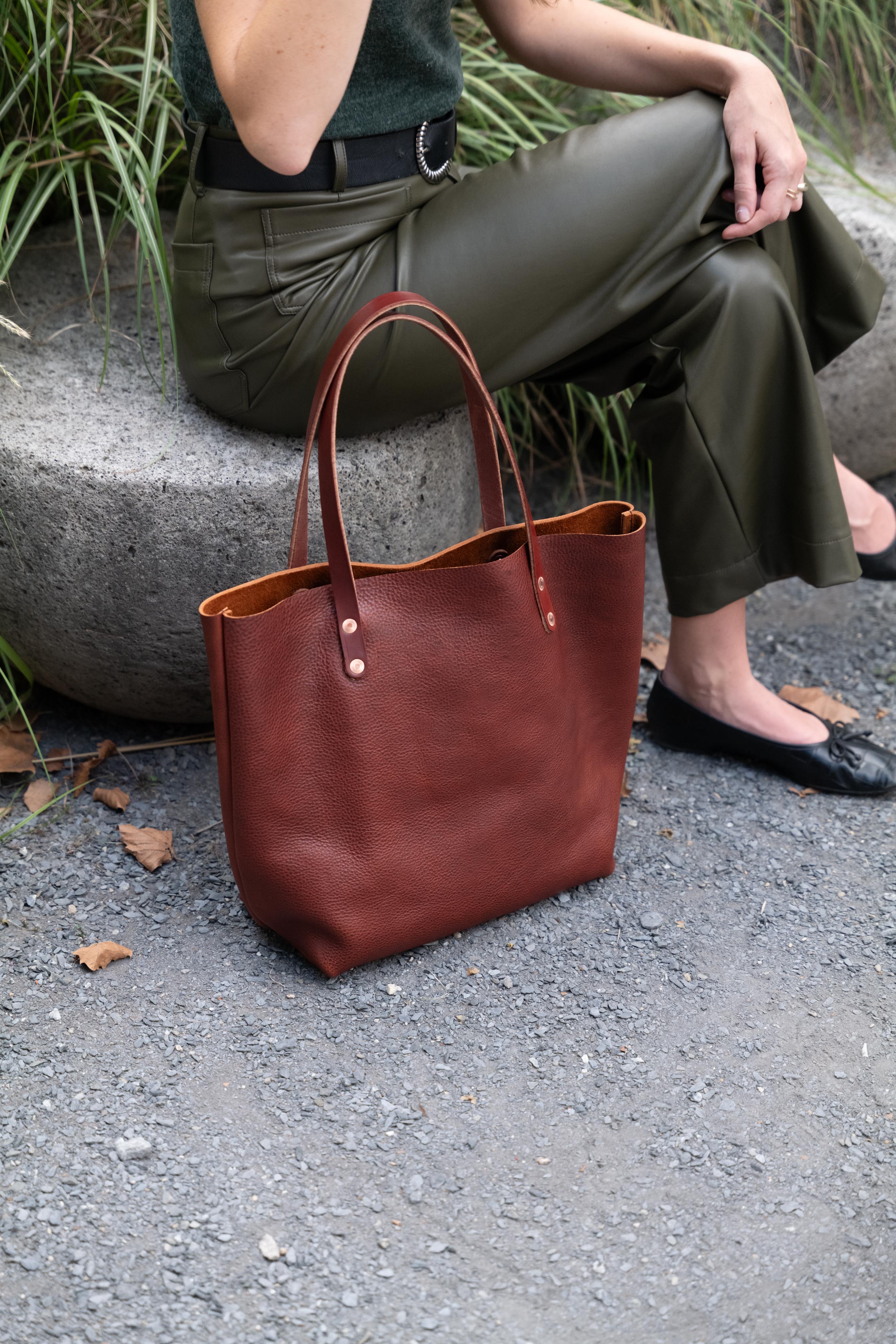 Dark Tan Bulldog Tote - Image 11