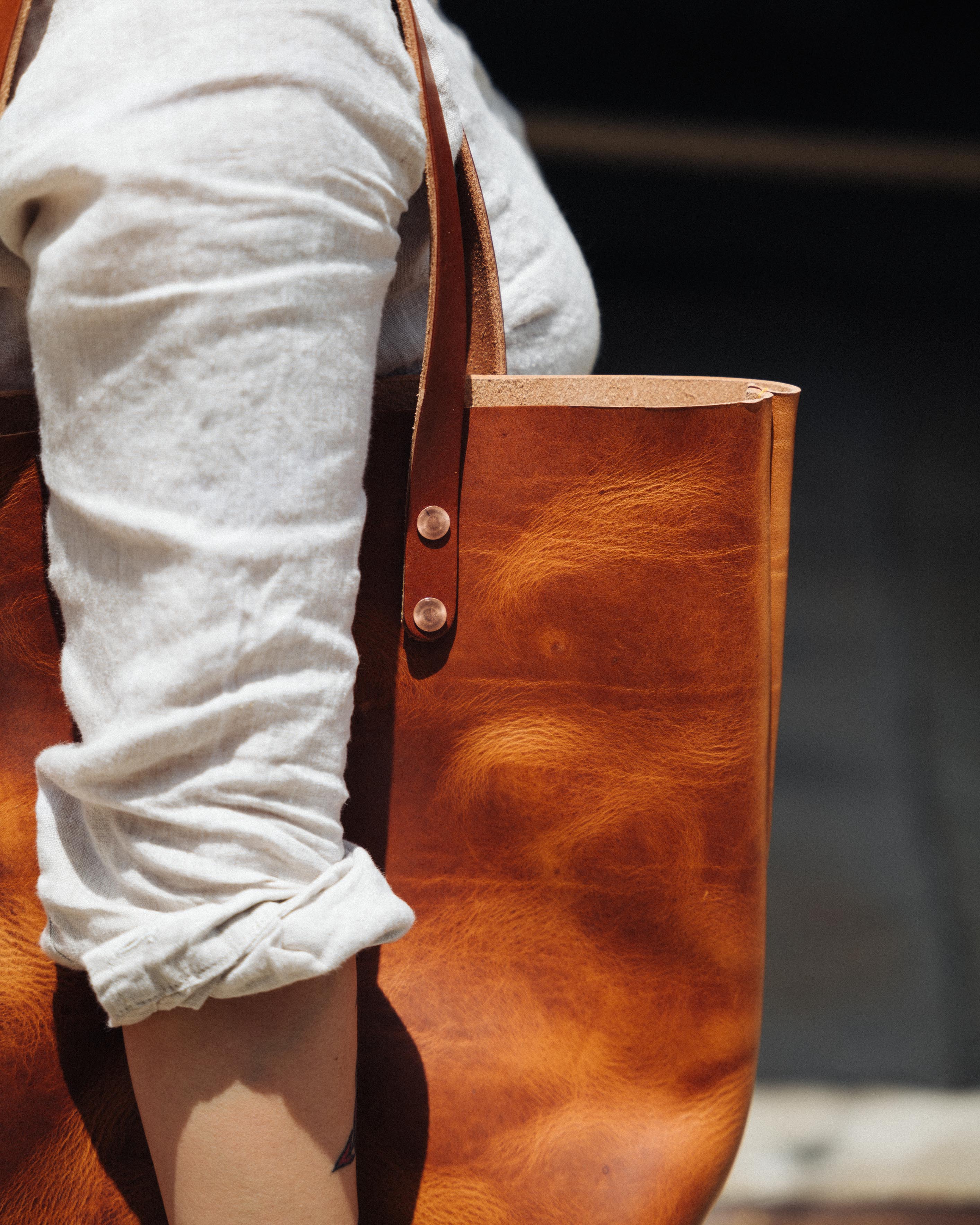 English Tan Dublin Tote - Image 4