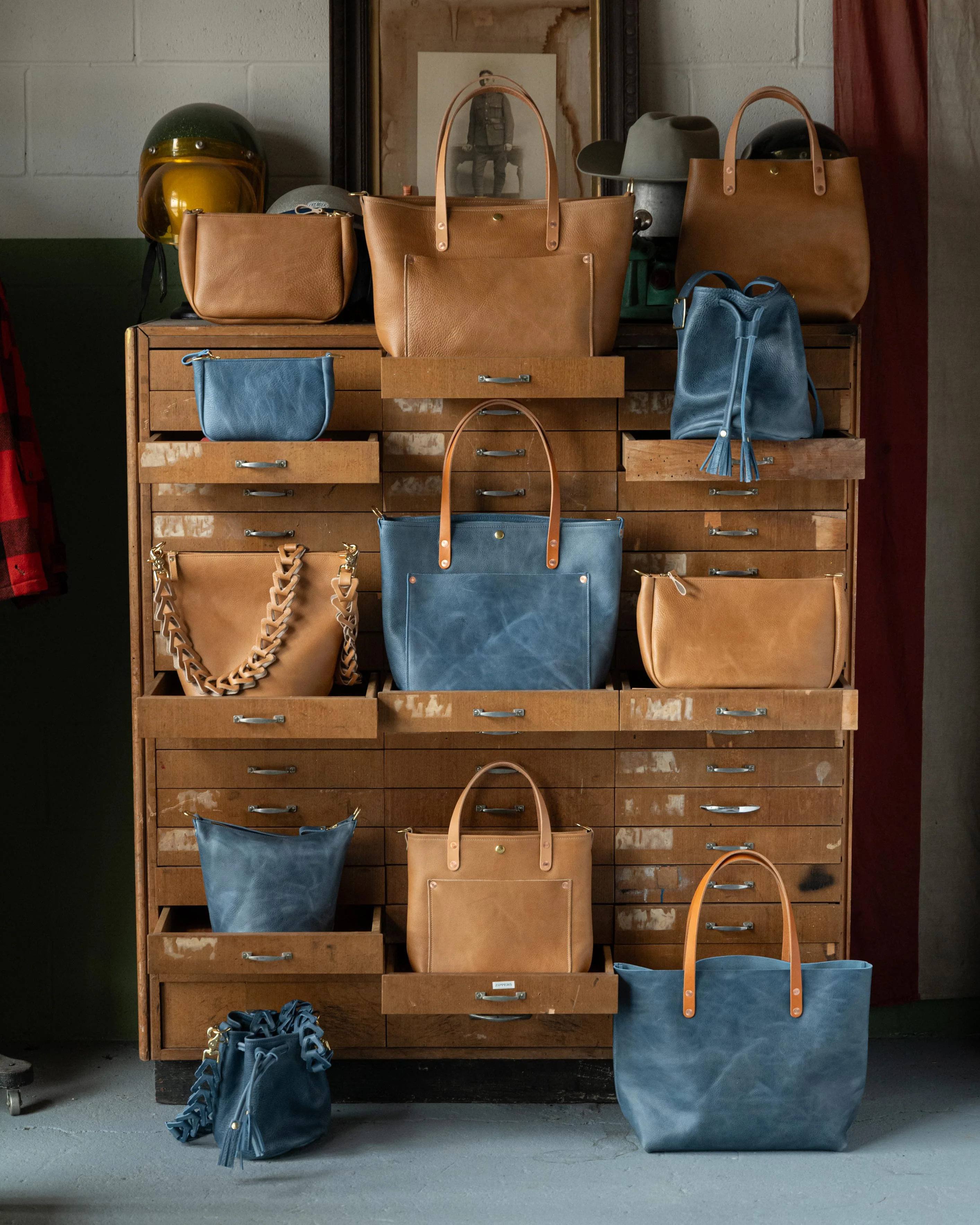 French Blue Bulldog Bucket Bag - Image 3