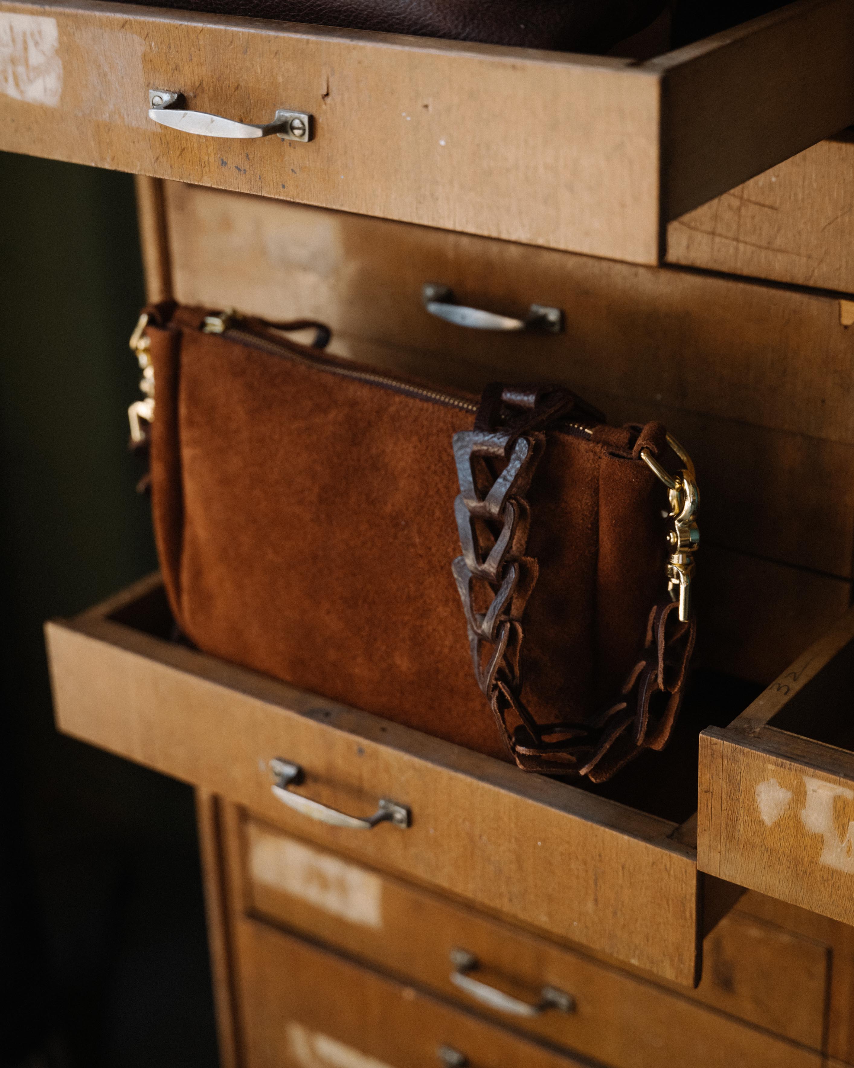 Roughout Dark Brown Bulldog Mini Crossbody Bag - Image 4