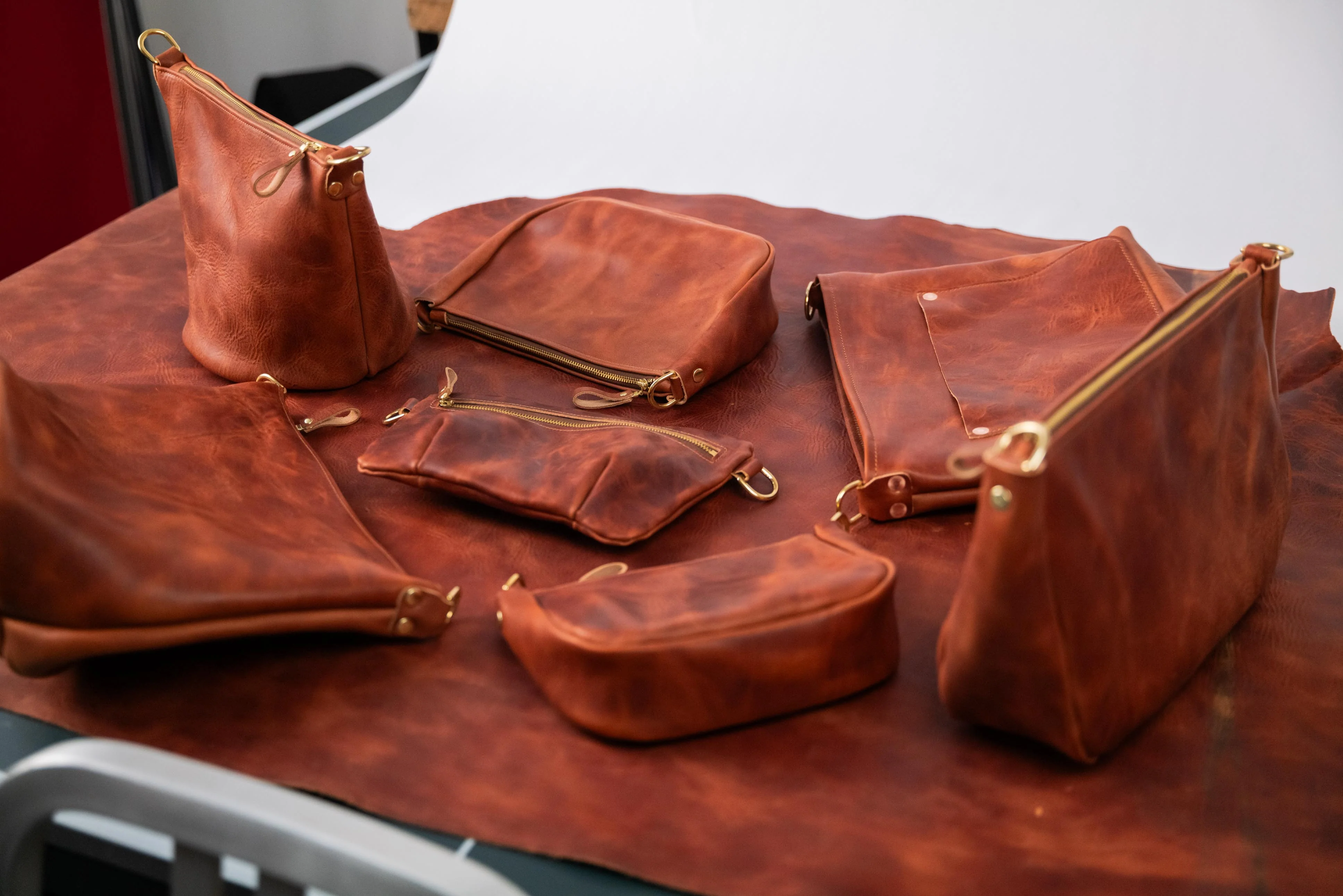 Very Tumbled Old English Derby Mini Zip-Top Bucket Bag - Image 3