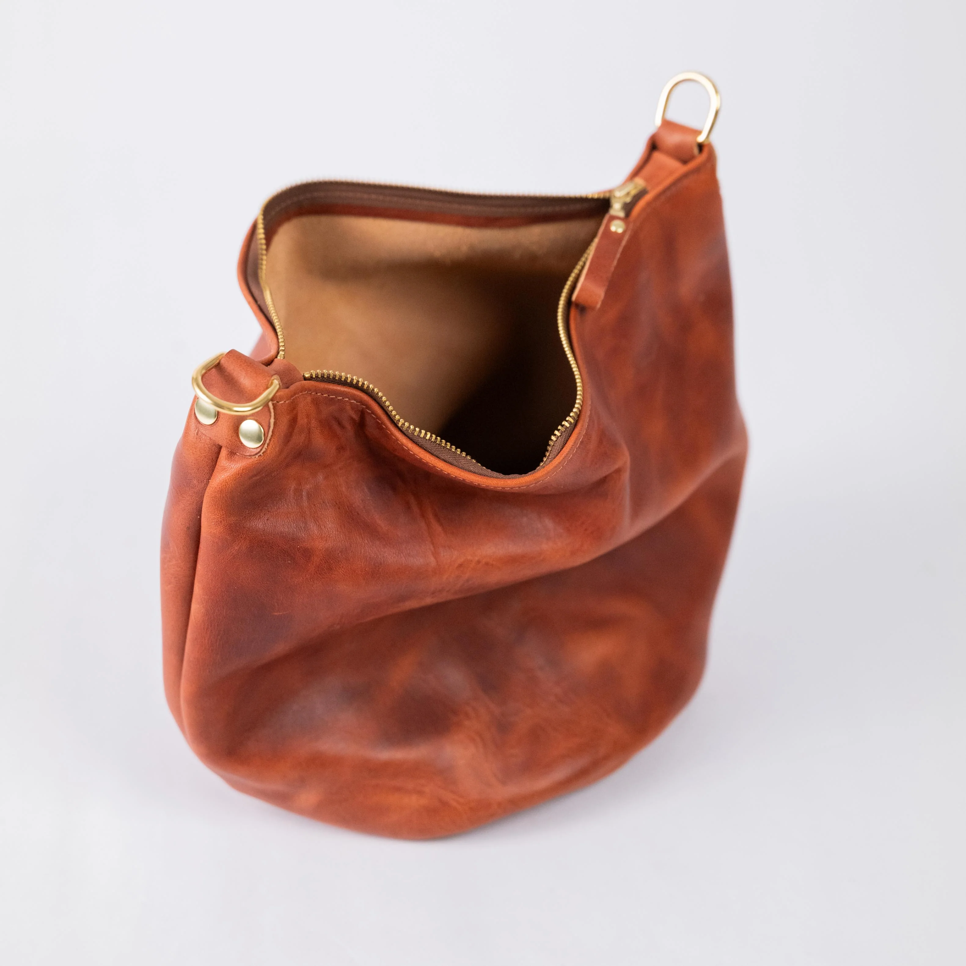 Very Tumbled Old English Derby Zip-Top Bucket Bag - Image 4